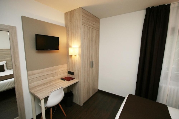 Hotel Pyrénées (Andorra la Vella)